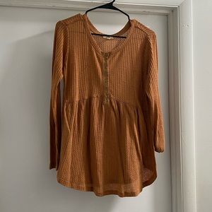 Women’s size small boutique baby doll waffle knit top!
